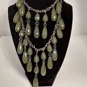Elegant Olive Green Teardrop Necklace
